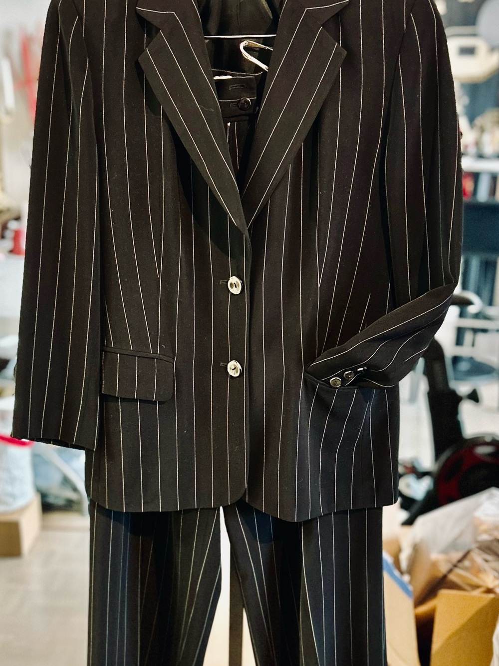 TUZZI made in Germany. Womens Highest quality Black PinstripeBlazer/pant  Suit.